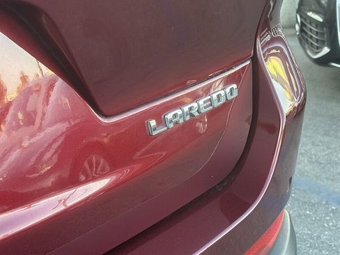 Used 2023 Jeep Grand Cherokee L Laredo image 13