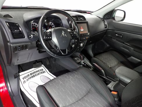 Used 2025 Mitsubishi Outlander Sport SE AWD/4WD image 10