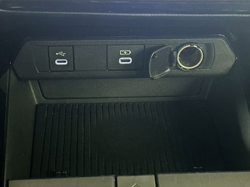 Used 2024 Toyota Prius LE image 26