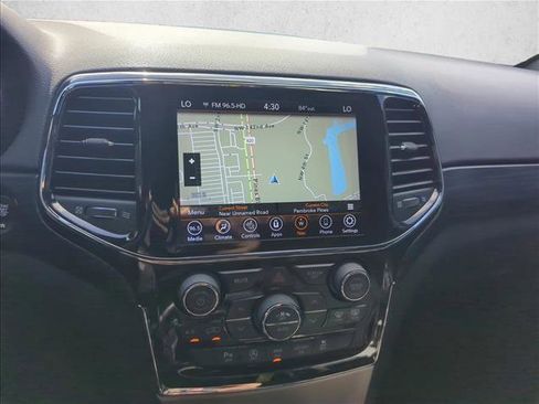 Used 2022 Jeep Grand Cherokee Laredo X RWD image 12
