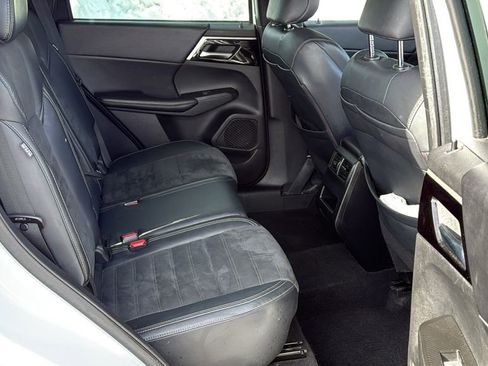 Used 2022 Mitsubishi Outlander SE image 13