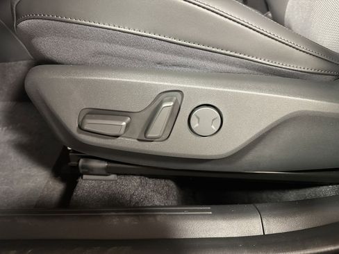 Certified 2025 Kia Niro EX Touring image 14