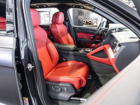 Used 2023 Bentley Bentayga AWD/4WD image 53