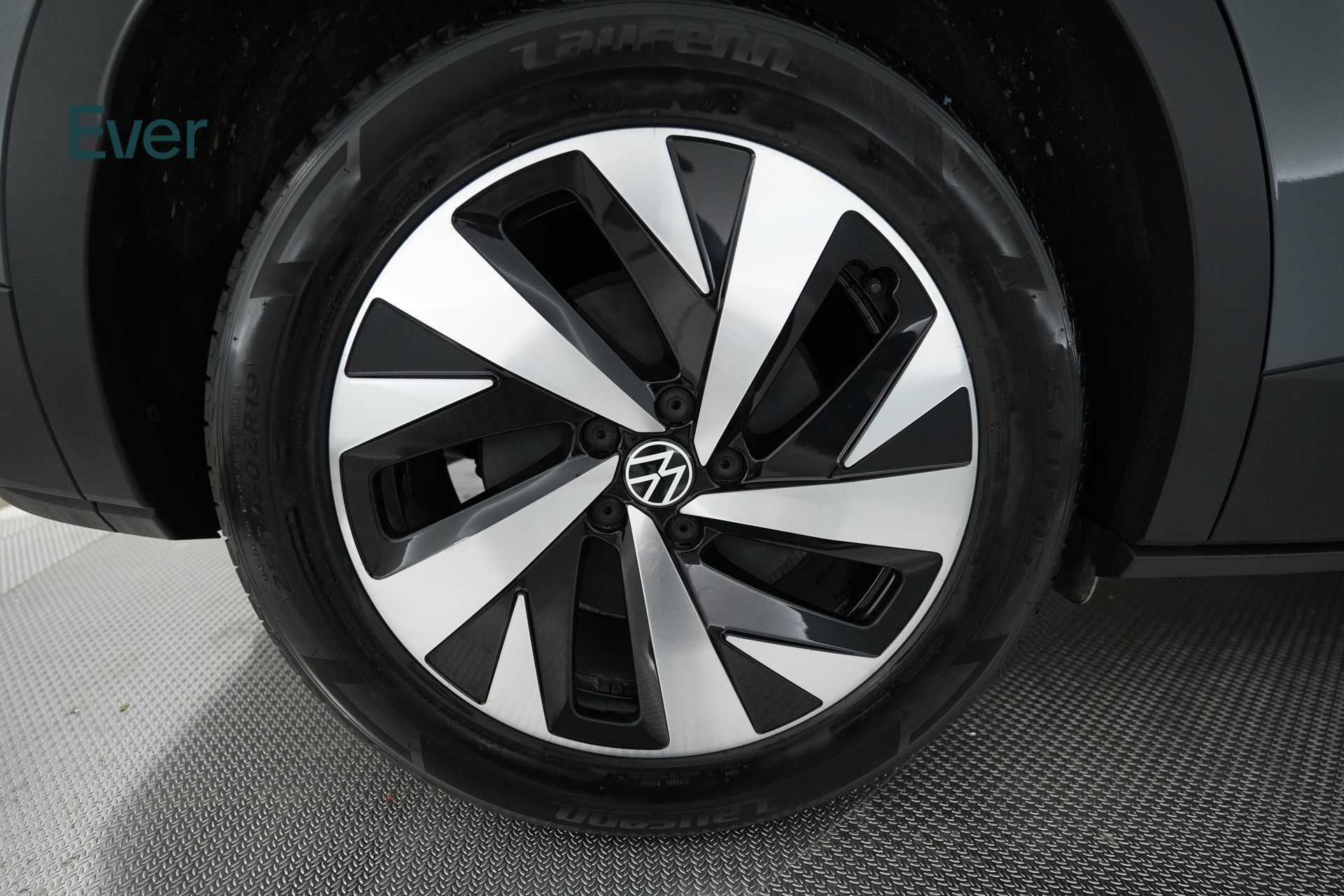 Used 2023 Volkswagen ID.4 Pro AWD/4WD image 9