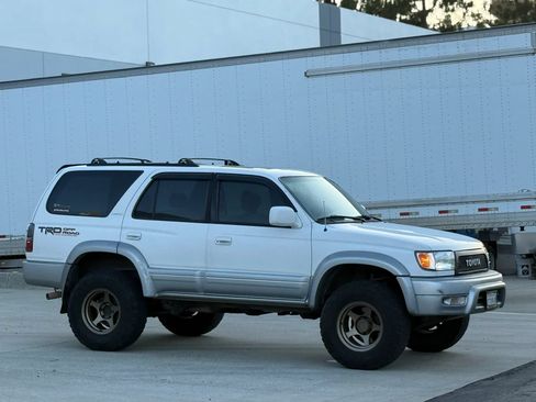 Used 1999 Toyota 4Runner Limited w/ Upgrade Value Pkg 5 AWD/4WD image 4