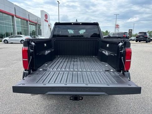 Used 2026 Toyota Tacoma SR5 AWD/4WD image 11