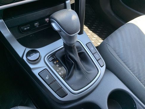 Used 2023 Kia Seltos LX FWD image 24