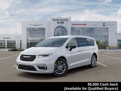 New 2026 Chrysler Pacifica Select