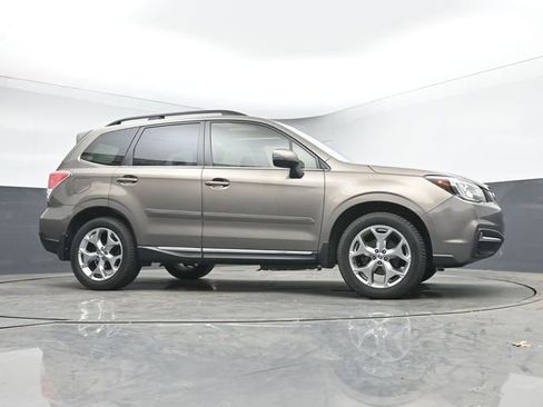 Used 2018 Subaru Forester 2.5i Touring AWD/4WD image 10