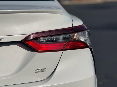 Used 2024 Toyota Camry SE image 11
