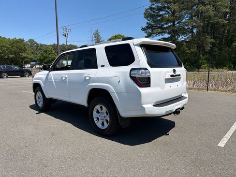 Used 2024 Toyota 4Runner SR5 Premium w/ Moonroof Package AWD/4WD image 4