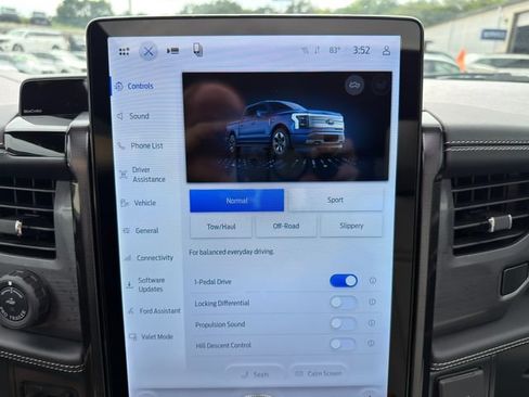 Used 2025 Ford F150 Lightning Platinum AWD/4WD image 38
