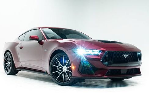 Used 2025 Ford Mustang GT Premium RWD image 5