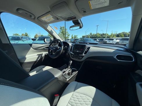 Used 2020 Chevrolet Equinox LS w/ LS Convenience Package FWD image 9
