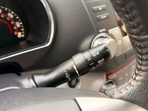 Used 2011 Toyota Highlander Limited w/ Tow Pkg image 39