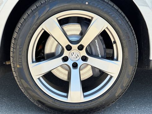 Certified 2025 Porsche Macan image 45