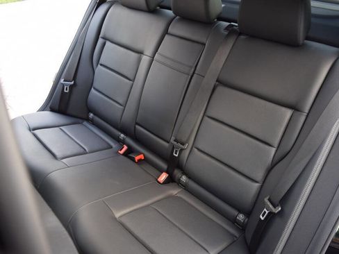 Used 2011 Mercedes-Benz E 350 4MATIC Sedan image 42