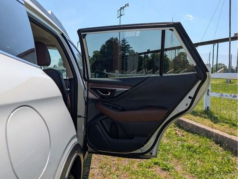Used 2022 Subaru Outback Touring XT AWD/4WD image 12