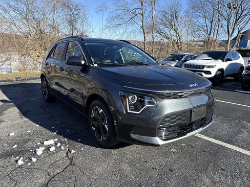 Used 2025 Kia Niro Wind w/ Wind Preserve Package image 8