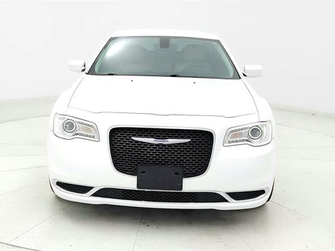 Used 2019 Chrysler 300 Touring L w/ Quick Order Package 22F RWD image 8