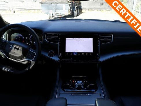 Used 2024 Jeep Wagoneer L Series II w/ Convenience Group I image 19