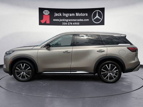 Used 2023 INFINITI QX60 Sensory AWD/4WD image 2