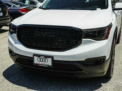 Used 2018 GMC Acadia SLT AWD/4WD image 8