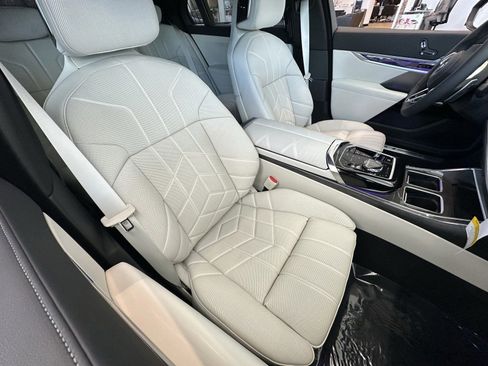 New 2026 BMW 760i xDrive w/ Executive Package AWD/4WD image 11