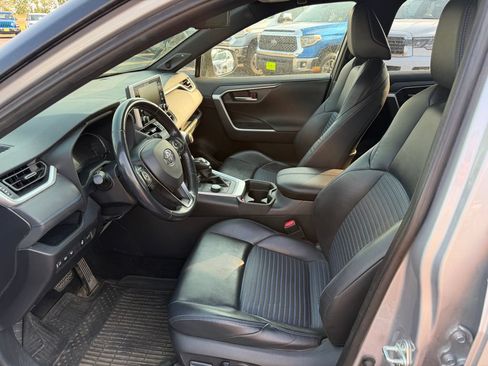Used 2019 Toyota RAV4 XSE AWD/4WD image 3