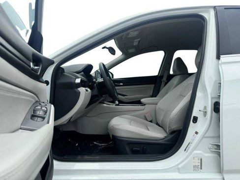 Used 2020 Nissan Altima 2.5 S FWD image 17