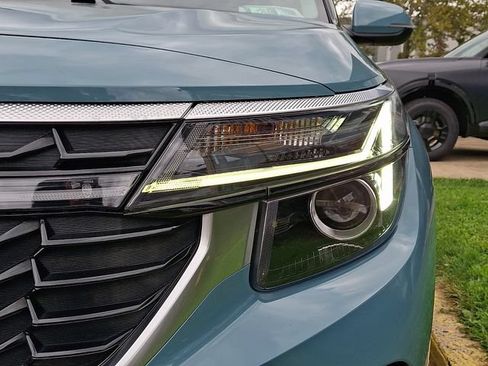 Certified 2024 Kia Seltos EX AWD/4WD image 9