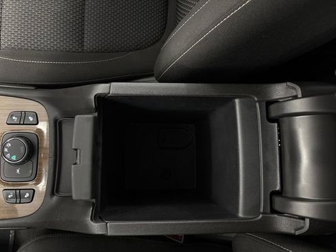 Used 2023 GMC Acadia SLE w/ Driver Convenience Package image 60