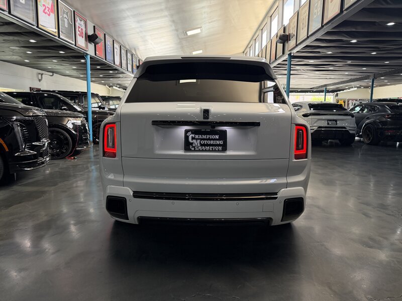 Used 2025 Rolls-Royce Cullinan Black Badge AWD/4WD image 7