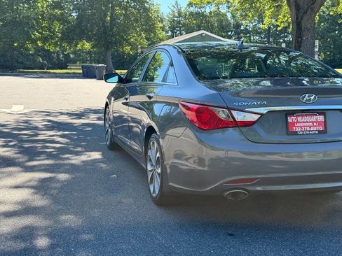 Used 2013 Hyundai Sonata SE w/ Navigation & Sunroof Pkg FWD image 8
