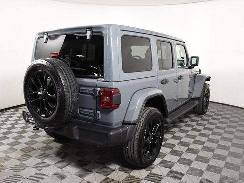Used 2025 Jeep Wrangler Unlimited Sahara AWD/4WD image 6