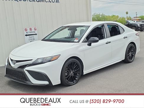 Used 2021 Toyota Camry SE w/ Carpet Mat Package (TMS) FWD image 3