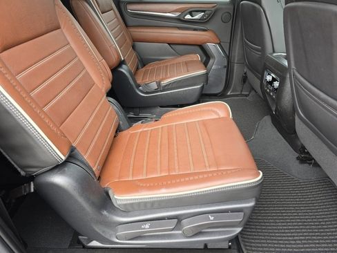 Used 2023 GMC Yukon XL Denali Ultimate image 18
