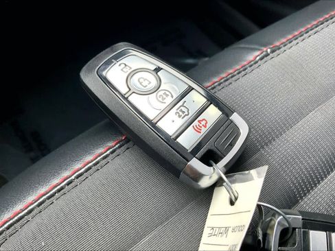 Used 2025 Ford Explorer ST-Line image 14