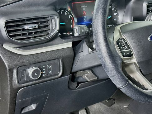 Used 2022 Ford Explorer XLT w/ Equipment Group 202A RWD image 17
