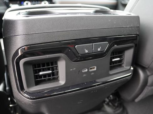 Used 2025 GMC Sierra 3500 AT4 w/ AT4 Premium Plus Package AWD/4WD image 4