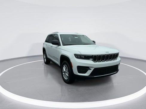 New 2026 Jeep Grand Cherokee Laredo AWD/4WD image 2
