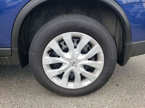 Used 2018 Nissan Rogue S AWD/4WD image 33