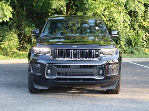 Used 2022 Jeep Grand Cherokee L Overland w/ Advanced Protech Group III RWD image 3