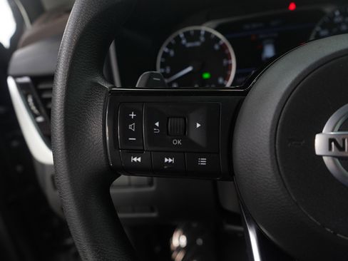 Used 2021 Nissan Rogue SV image 18