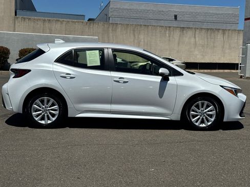 Certified 2025 Toyota Corolla SE FWD image 6