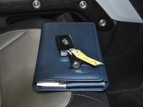 Used 2021 Land Rover Defender 110 X-Dynamic SE image 60