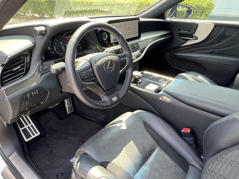 Used 2023 Lexus LS 500 F Sport w/ Cold Weather Package (CK) RWD image 17