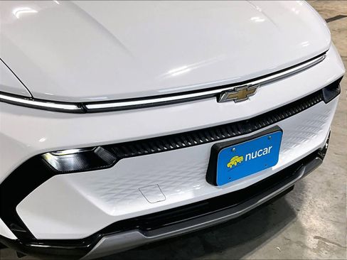 Used 2025 Chevrolet Equinox EV LT w/ Convenience Package image 30