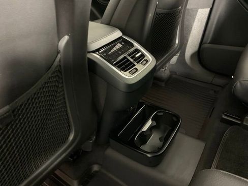 Certified 2024 Volvo XC90 B6 Plus image 23