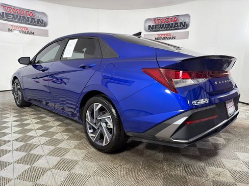 Used 2025 Hyundai Elantra Sport FWD image 5